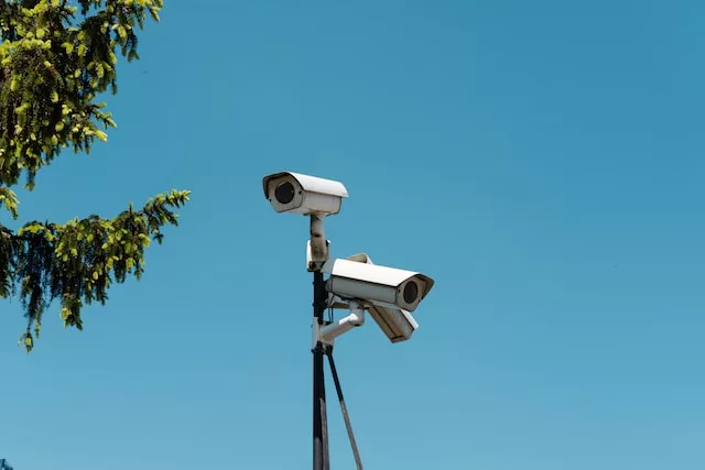 Kamery monitoringu AI z wbudowanymi systemami analizy obrazu Kamery monitoringu AI z wbudowanymi systemami analizy obrazu
