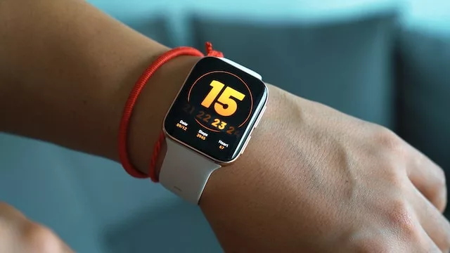 Smartwatches with AI for Physical Activity Analysis Smartwatches with AI for Physical Activity Analysis